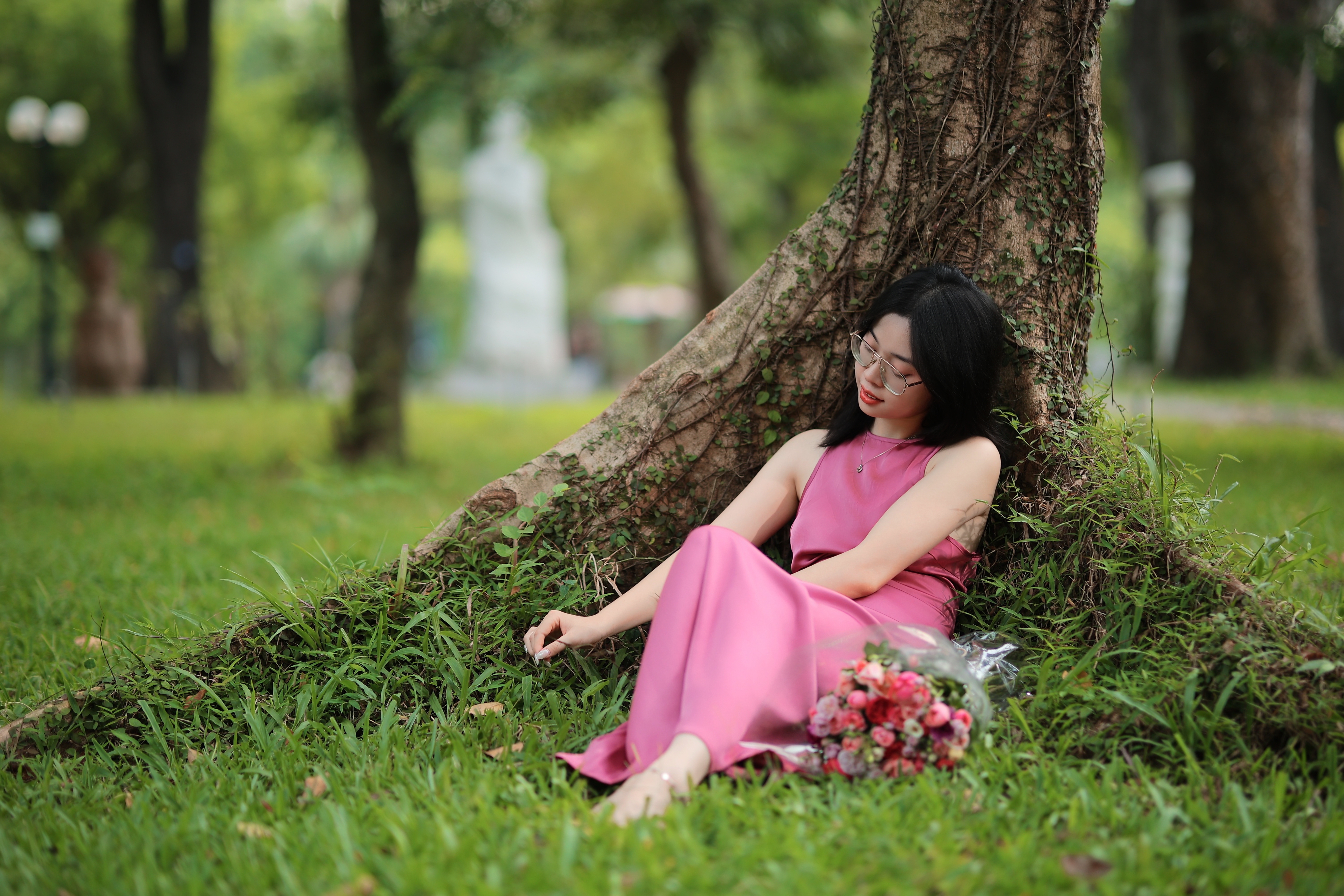 Xương ngồi dưới cây